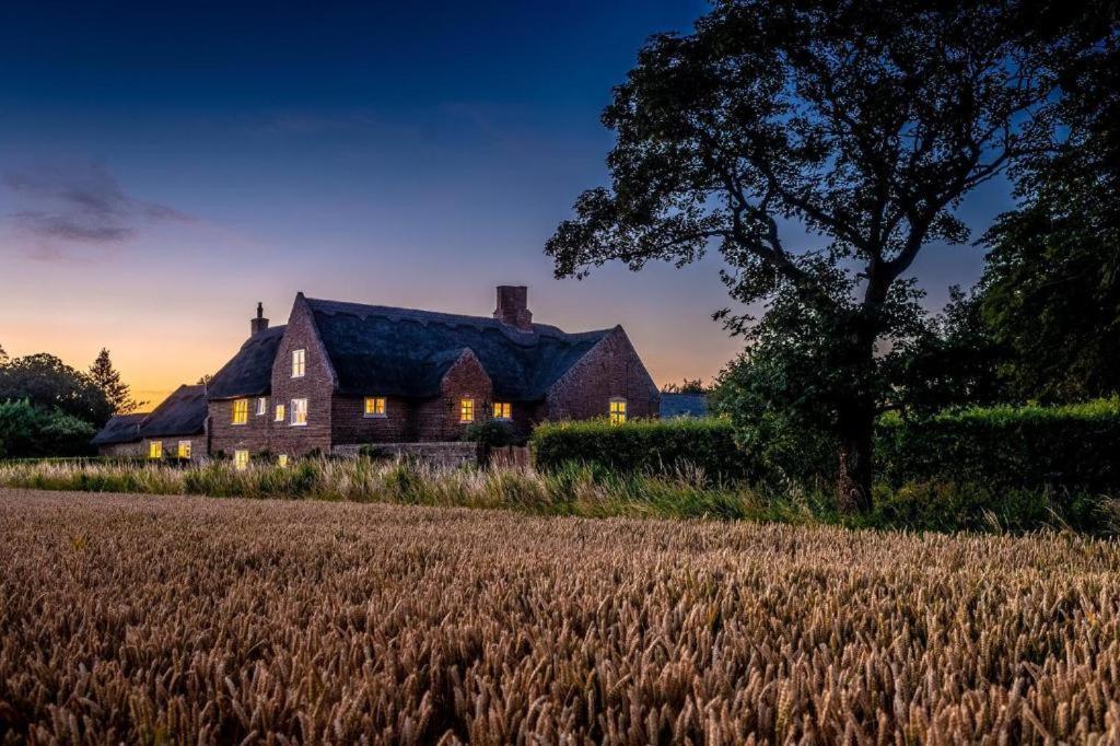 Old Hall Country Breaks Tilney All Saints Room photo